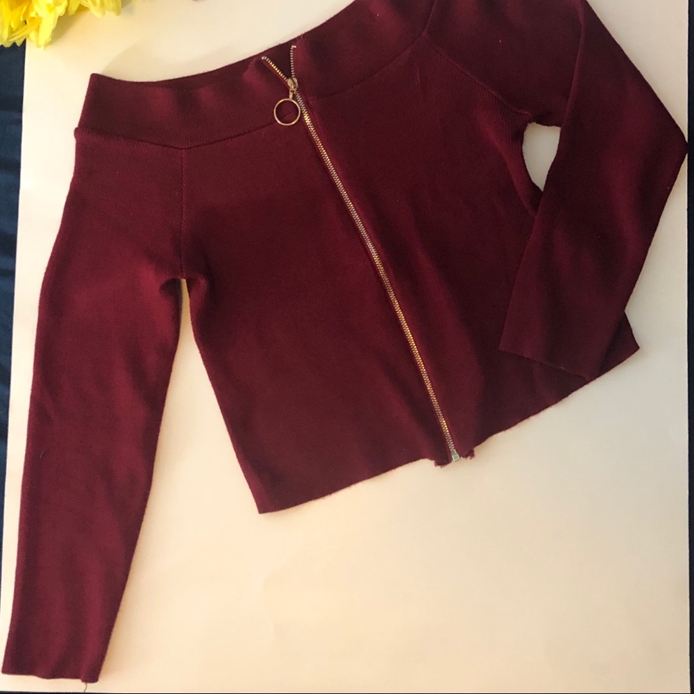 Knitted zip -up tops